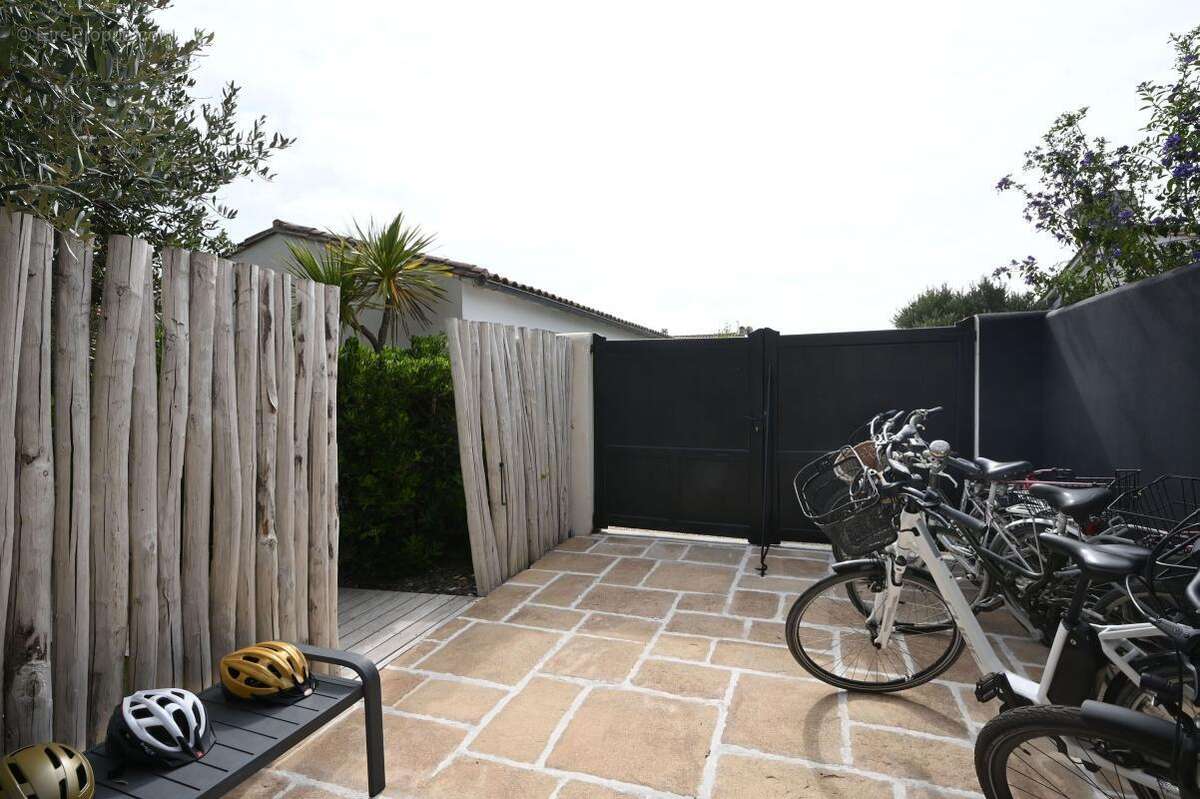 Maison à SAINT-CLEMENT-DES-BALEINES