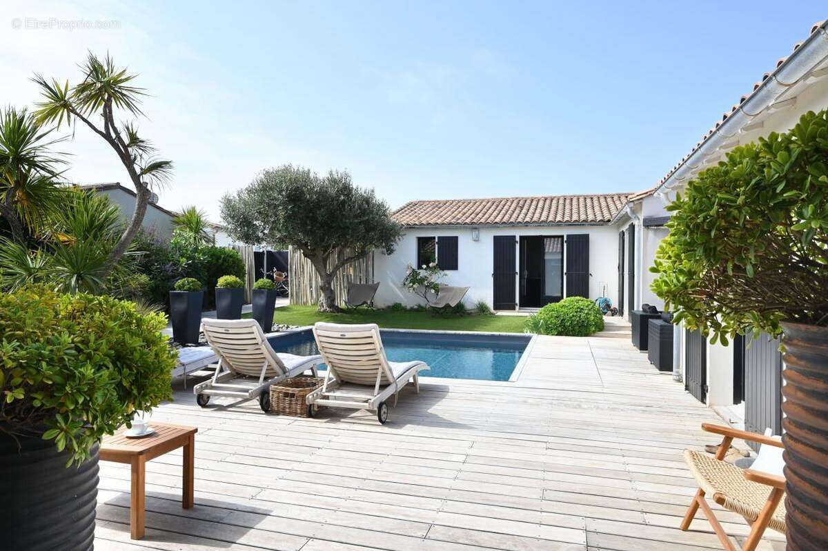 Maison à SAINT-CLEMENT-DES-BALEINES