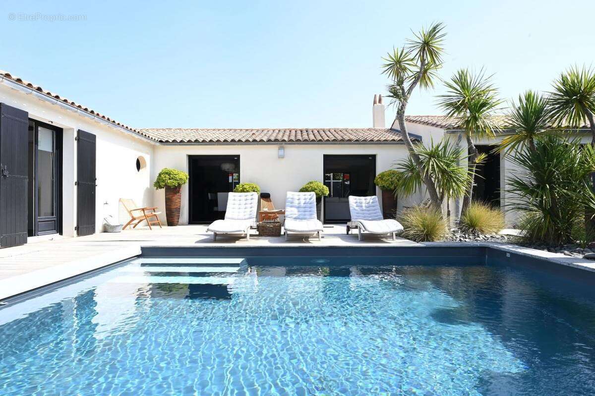 Maison à SAINT-CLEMENT-DES-BALEINES