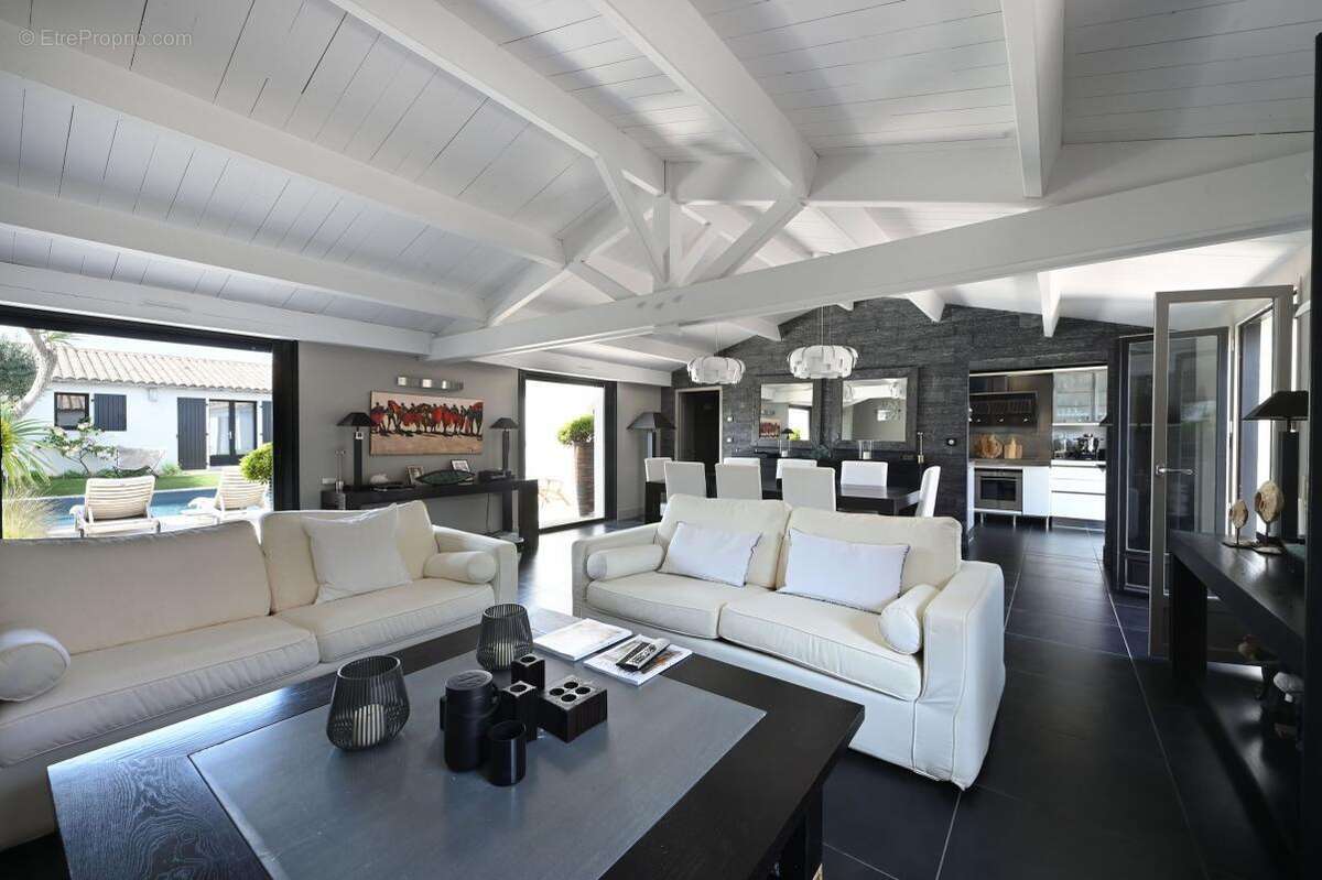 Maison à SAINT-CLEMENT-DES-BALEINES