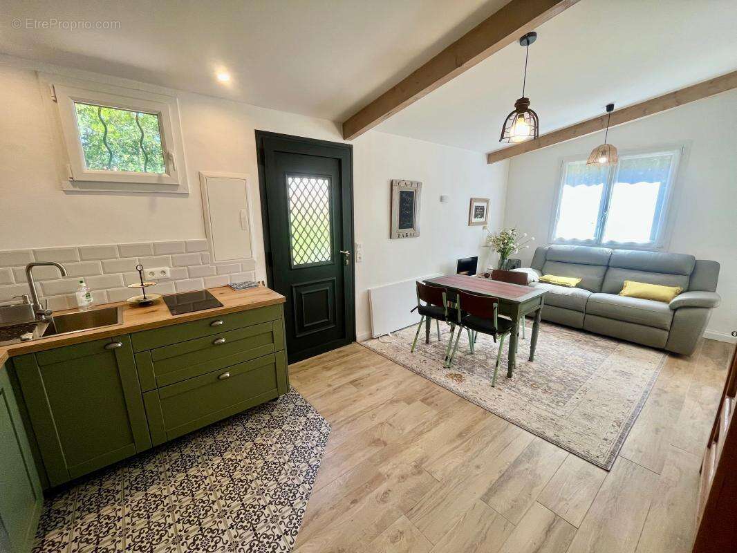 Maison à MEJANNES-LE-CLAP