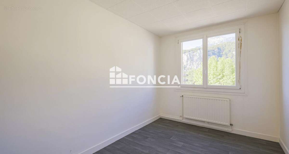 Appartement à FONTAINE