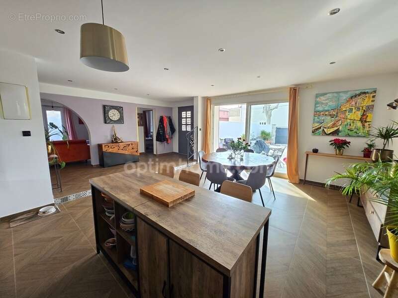 Appartement à PORT-DE-BOUC