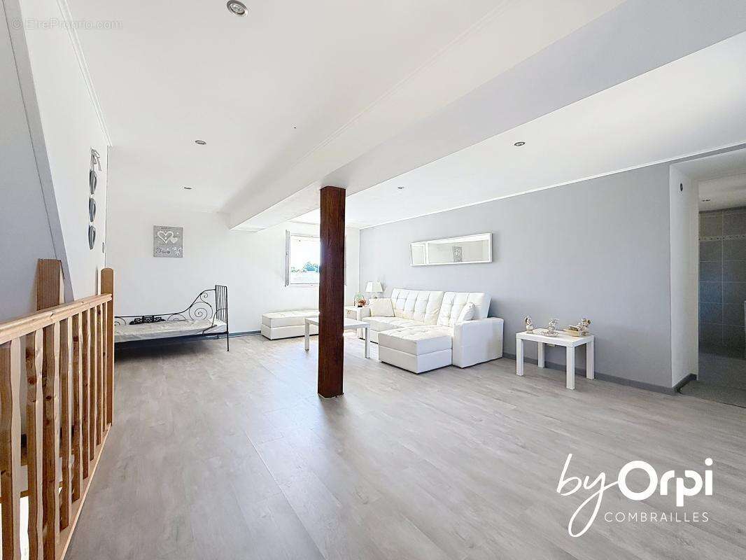 Maison à NEUF-EGLISE