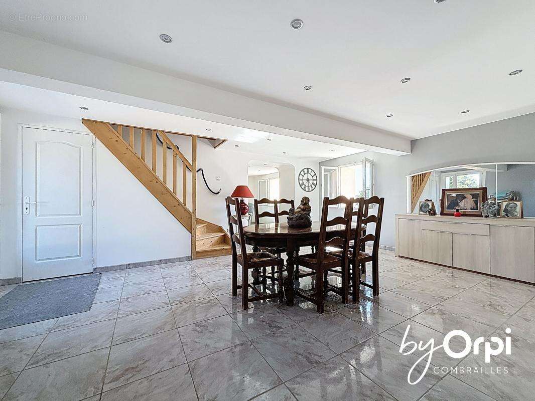 Maison à NEUF-EGLISE