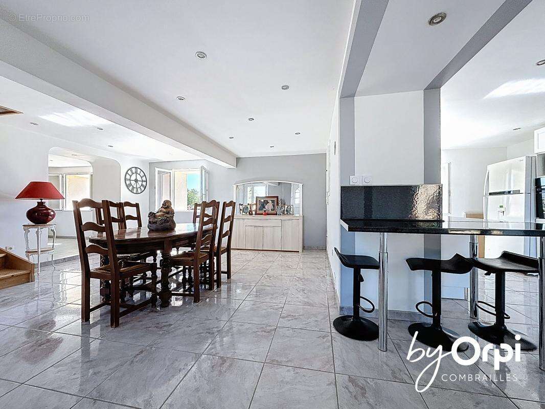 Maison à NEUF-EGLISE