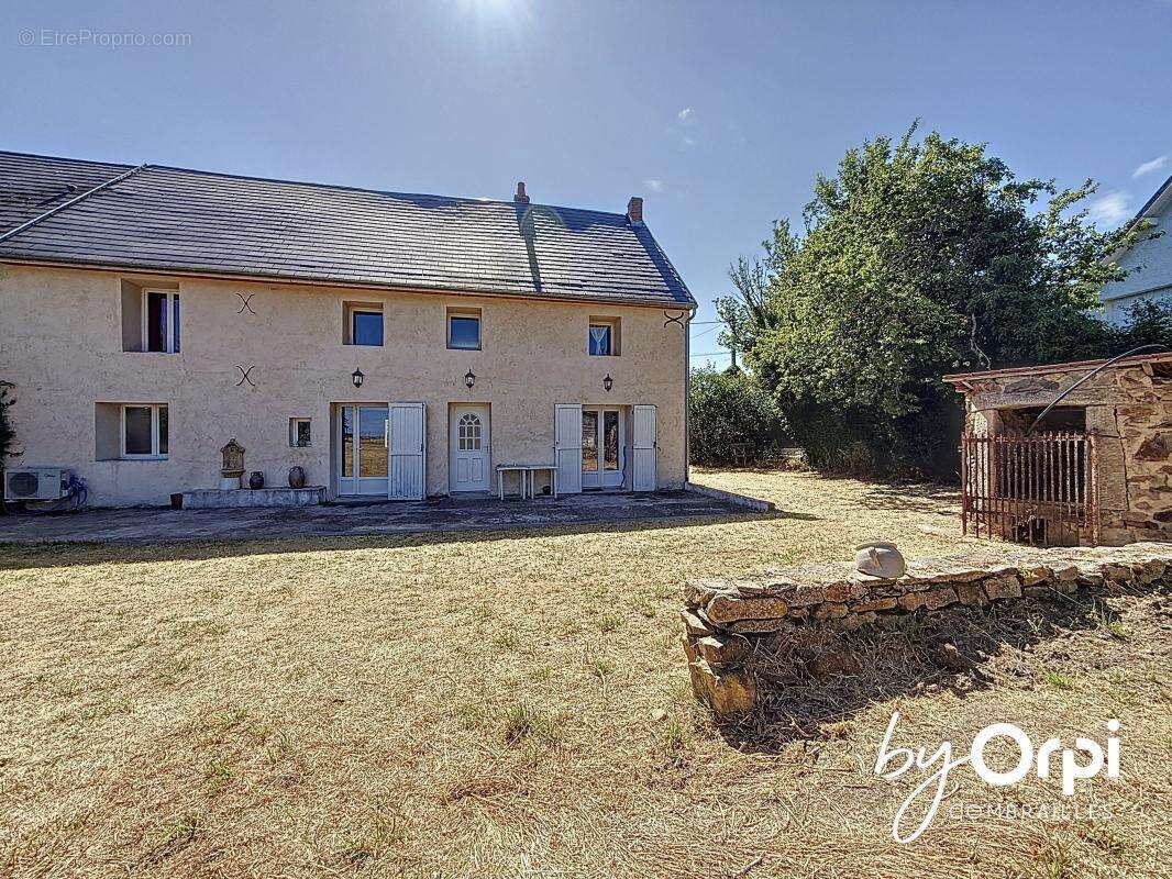 Maison à NEUF-EGLISE