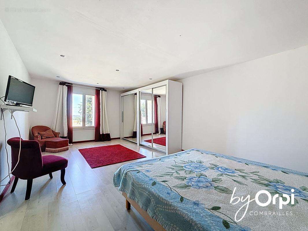 Maison à NEUF-EGLISE