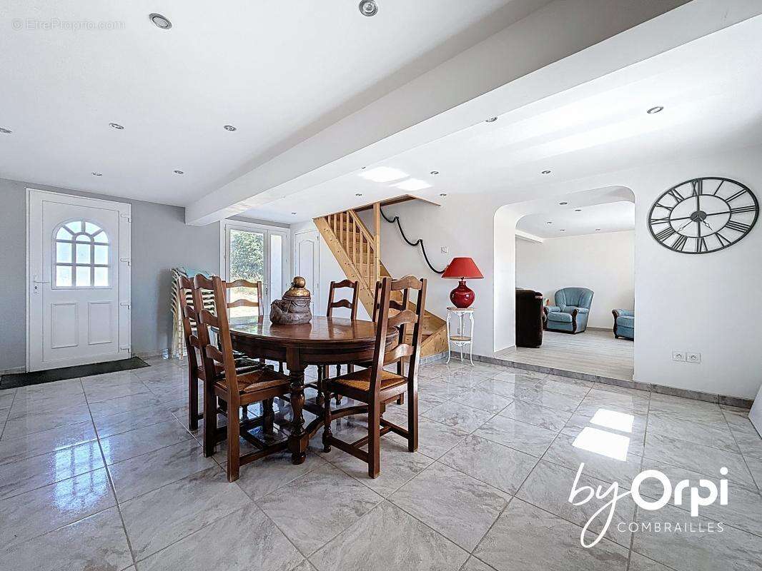 Maison à NEUF-EGLISE