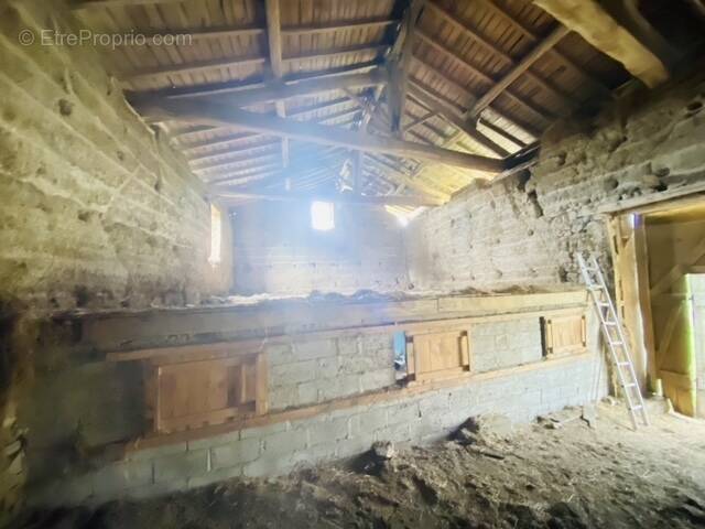 Maison à SAINT-MARTIN-LA-SAUVETE