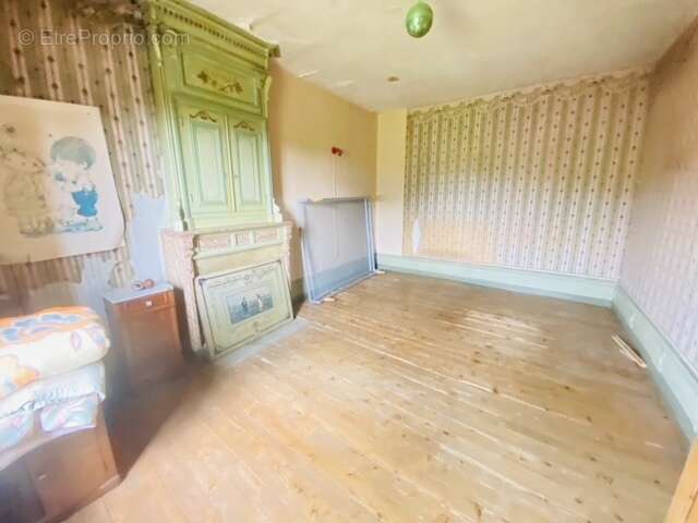 Maison à SAINT-MARTIN-LA-SAUVETE