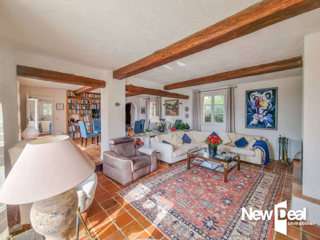 Maison à MONTAUROUX