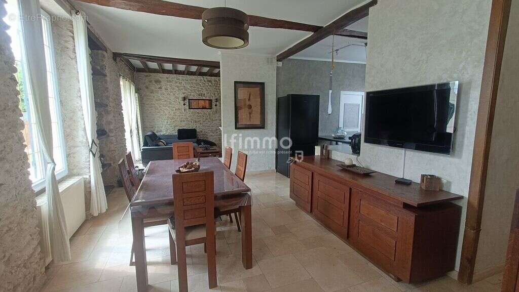 Maison à LONGUEVILLE