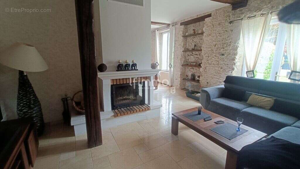 Maison à LONGUEVILLE