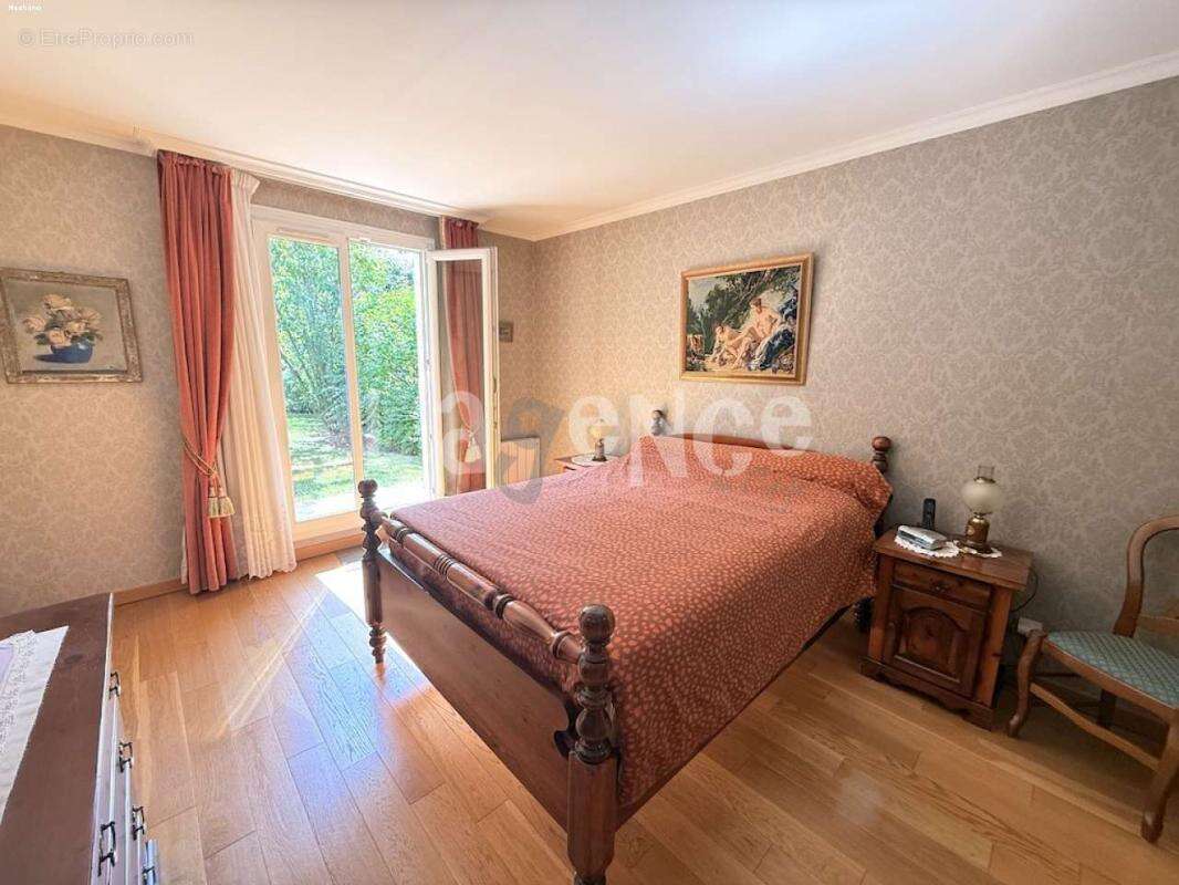 Maison à CLAYE-SOUILLY