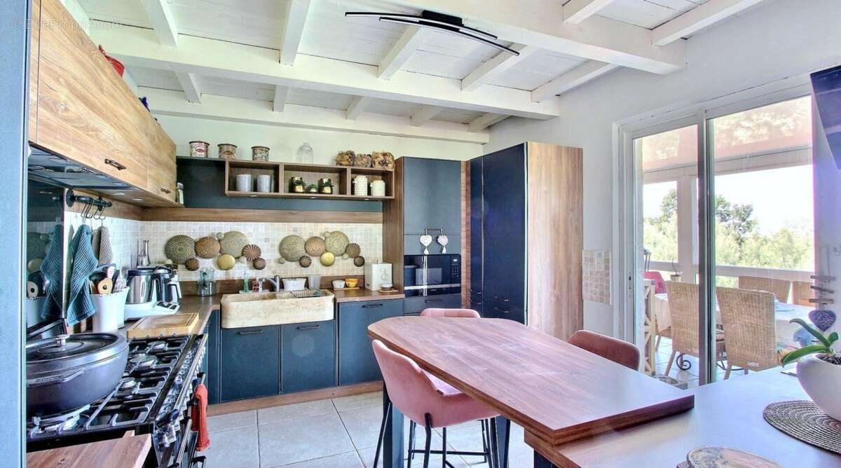 Maison à LES MAYONS