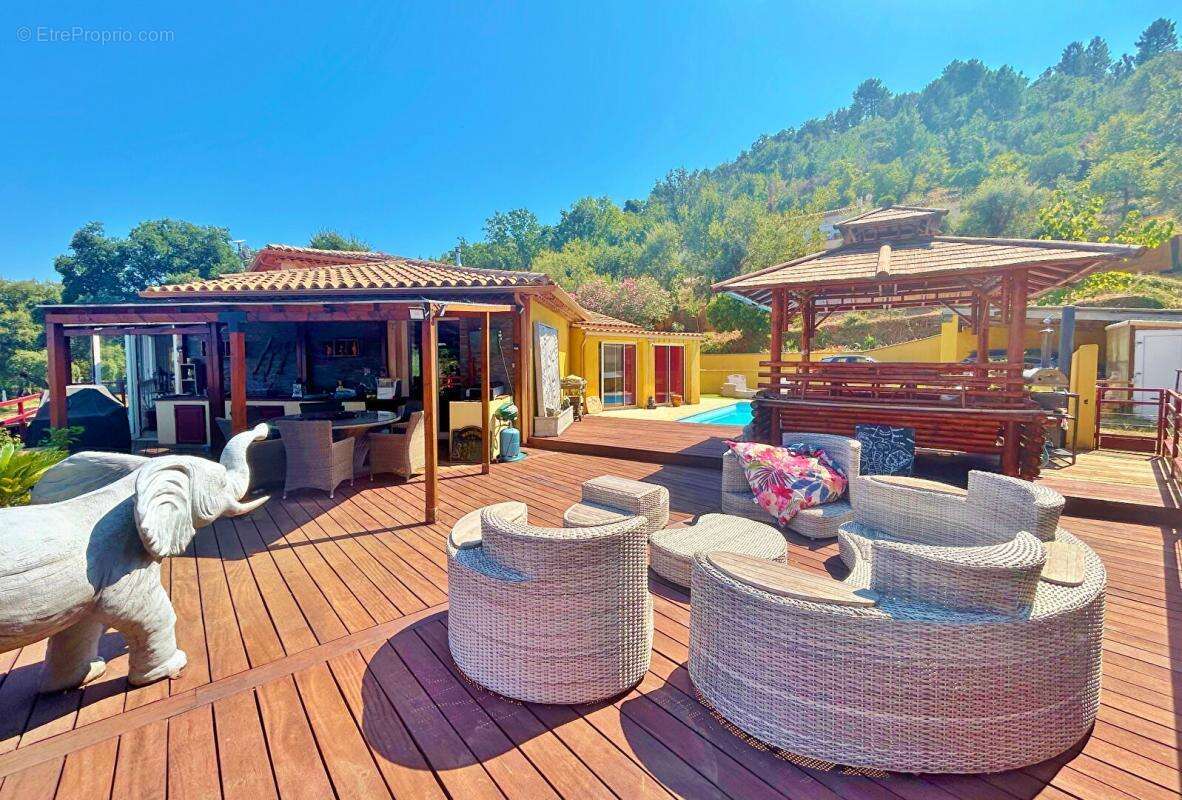 Maison à LES MAYONS