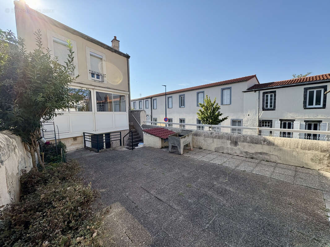 Maison à CLERMONT-FERRAND