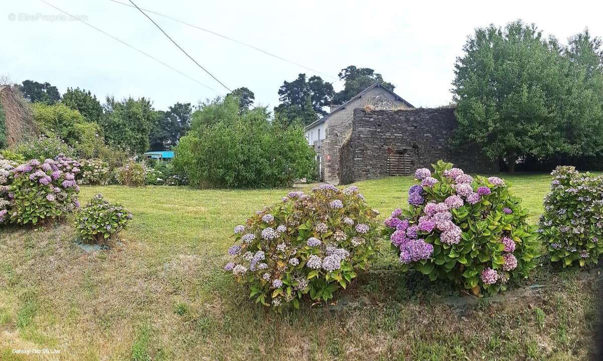 Maison à ROZ-LANDRIEUX