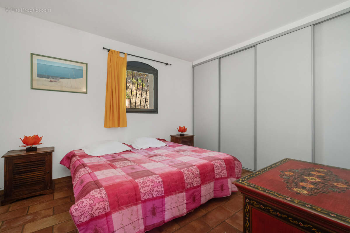 Maison à ROQUEBRUNE-SUR-ARGENS