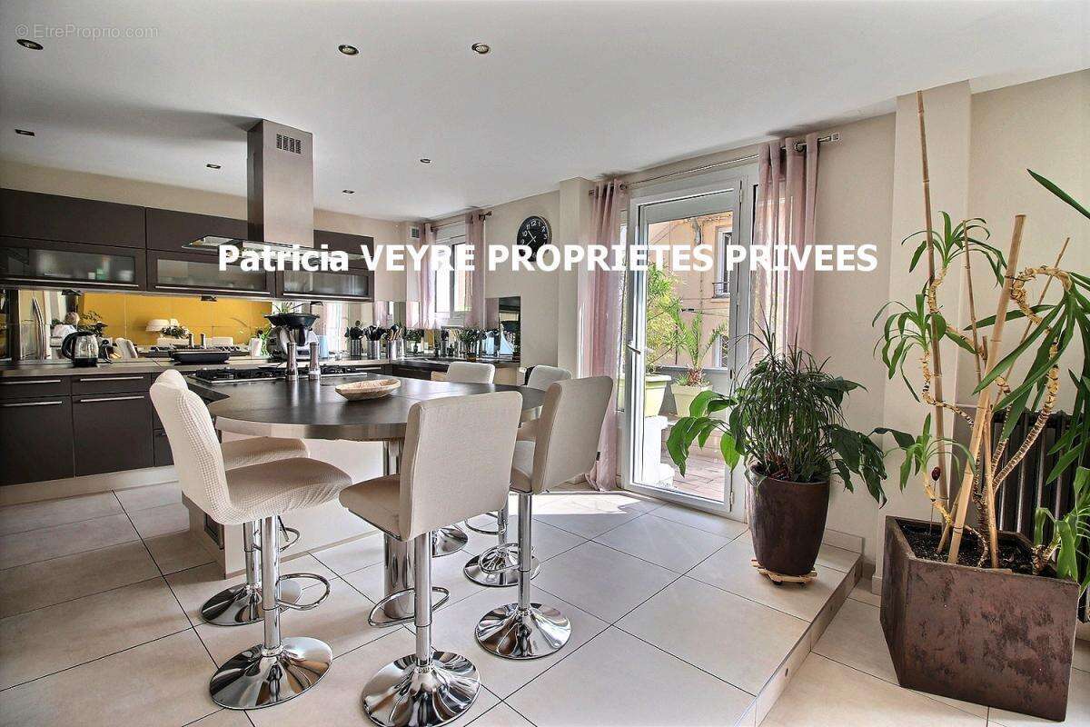 Appartement à SAINT-ETIENNE