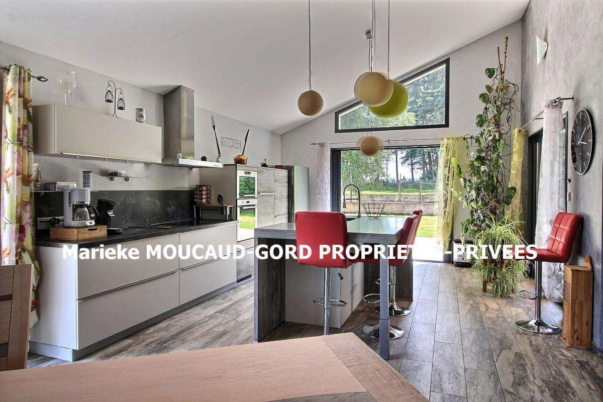 Maison à CRAPONNE-SUR-ARZON