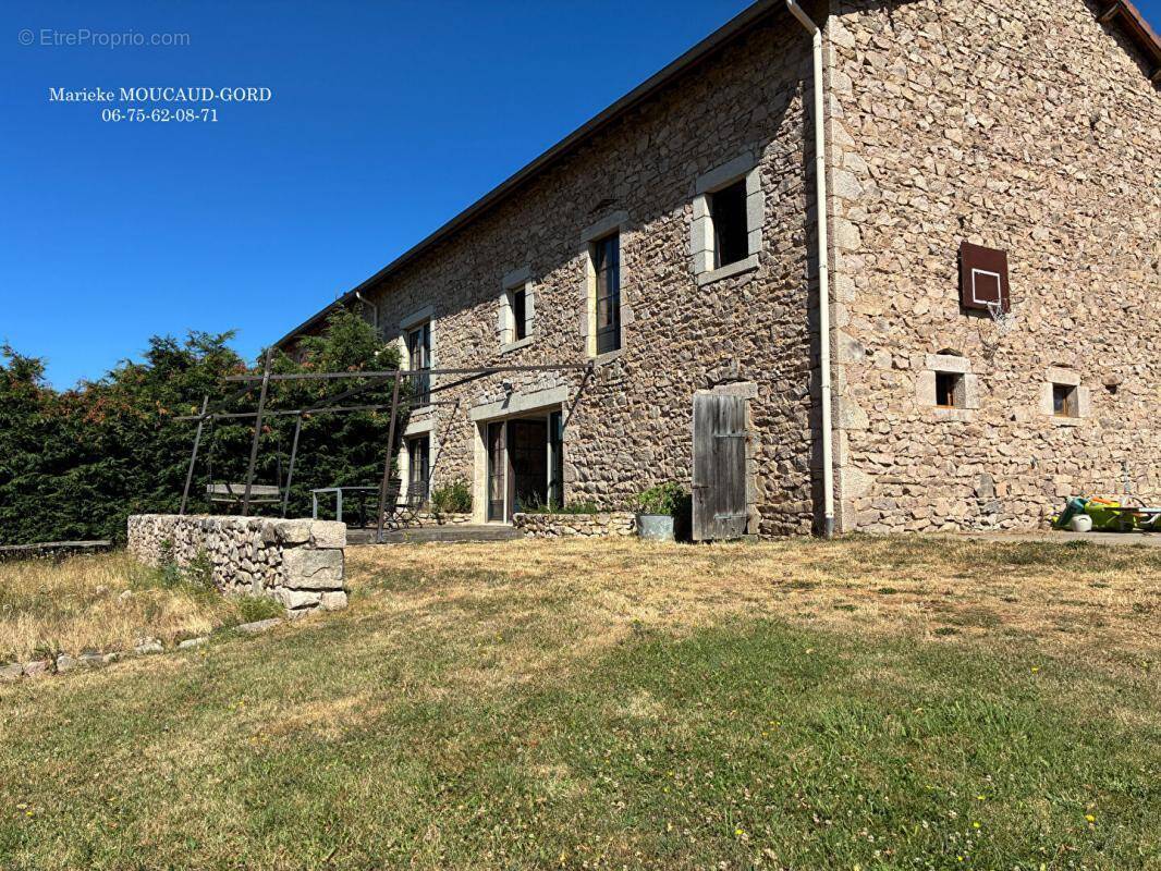 Maison à SAINT-PIERRE-DU-CHAMP