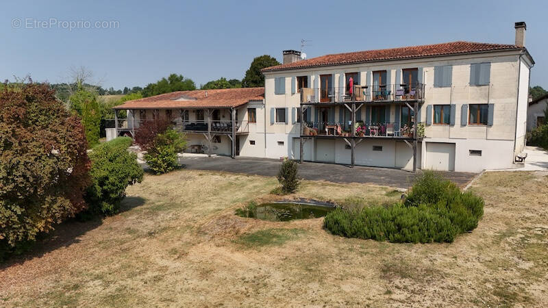 Appartement à AUBETERRE-SUR-DRONNE