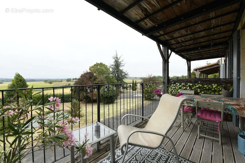 Appartement à AUBETERRE-SUR-DRONNE