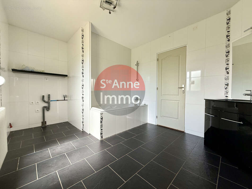 Maison à ROSIERES-EN-SANTERRE