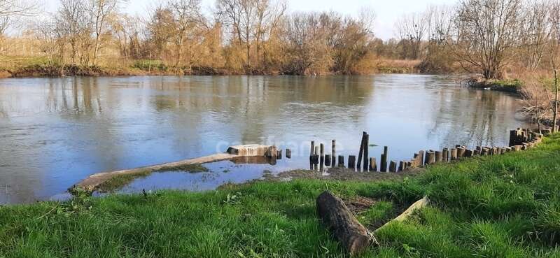 Terrain à LA CHARTRE-SUR-LE-LOIR
