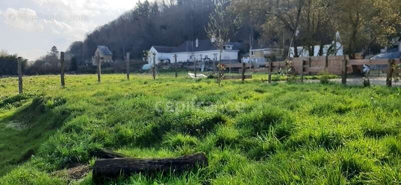 Terrain à LA CHARTRE-SUR-LE-LOIR