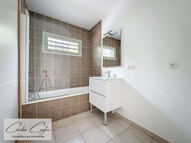 Appartement à MEYLAN