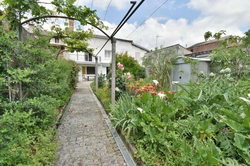 Maison à SAINTE-LIVRADE-SUR-LOT