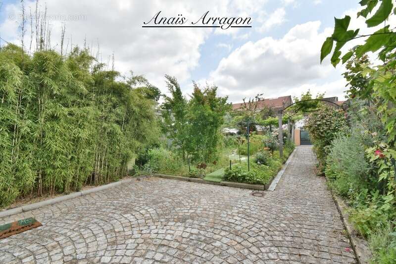 Maison à SAINTE-LIVRADE-SUR-LOT