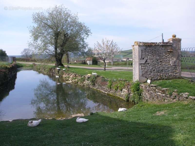 Maison à PRECY-SOUS-THIL