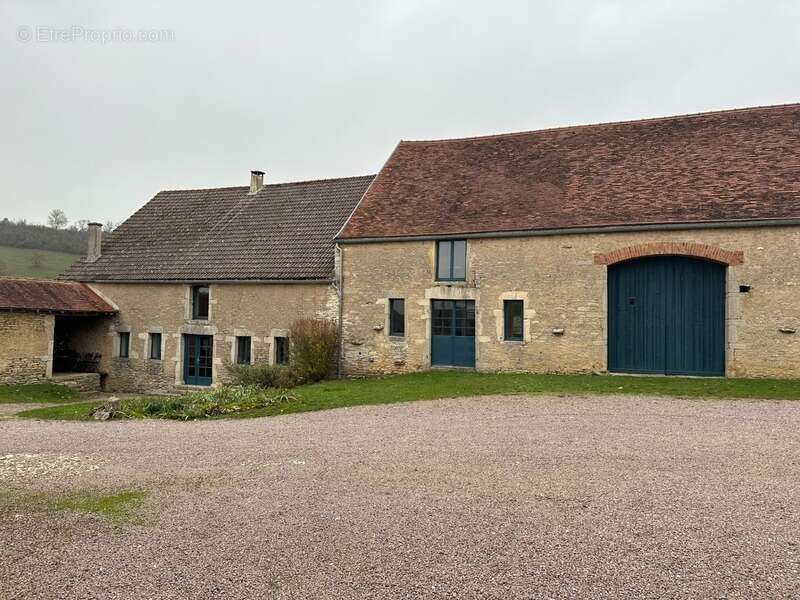 Maison à PRECY-SOUS-THIL