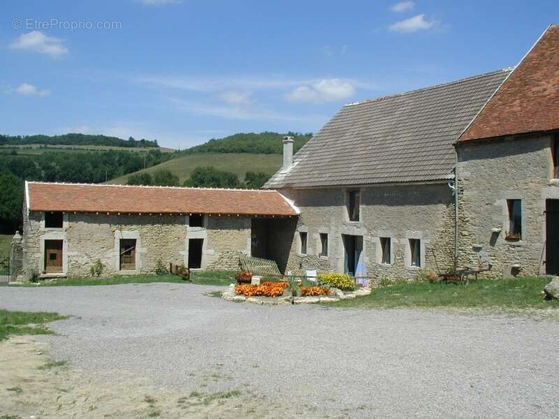 Maison à PRECY-SOUS-THIL