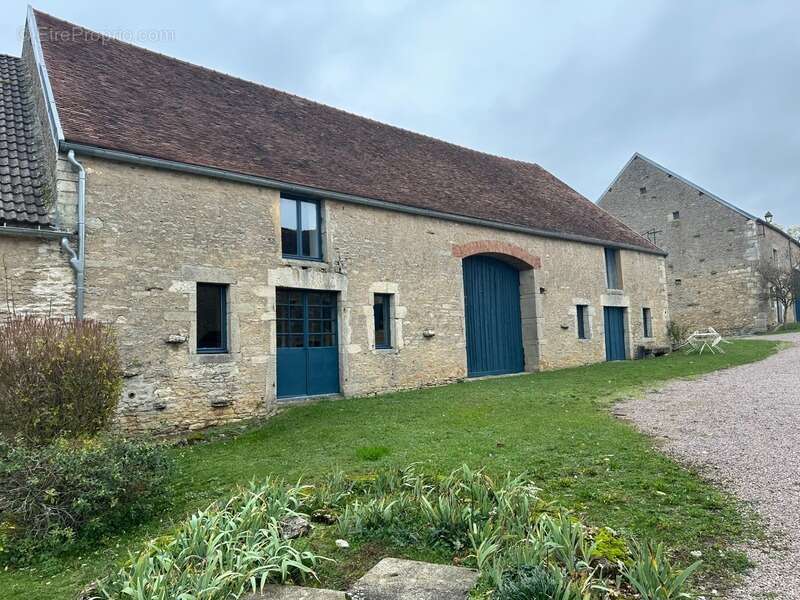 Maison à PRECY-SOUS-THIL