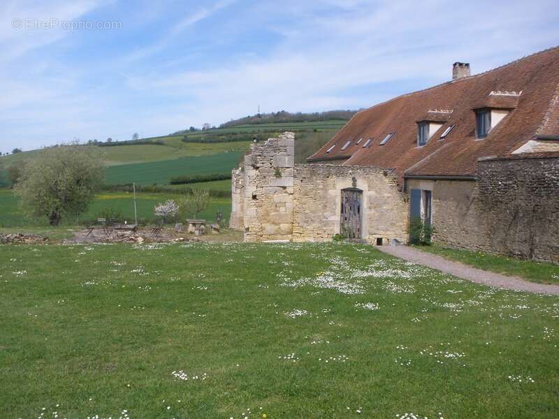 Maison à PRECY-SOUS-THIL