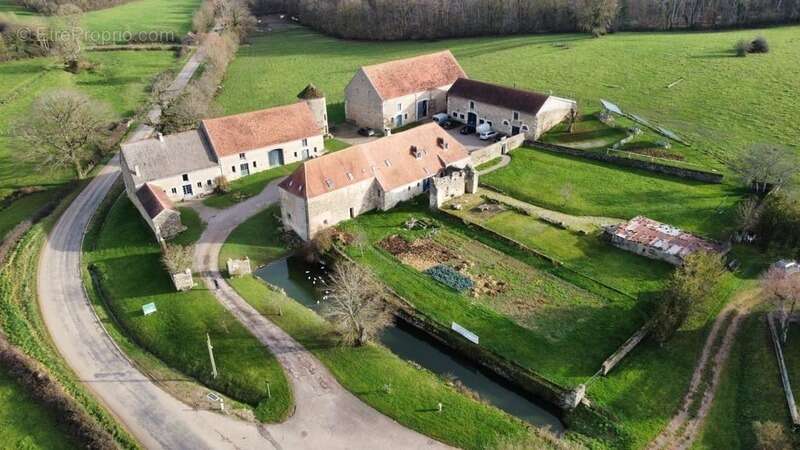 Maison à PRECY-SOUS-THIL