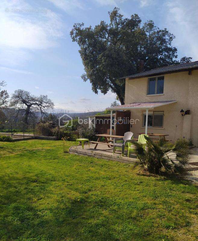 Maison à SAINT-JULIEN-DE-PEYROLAS