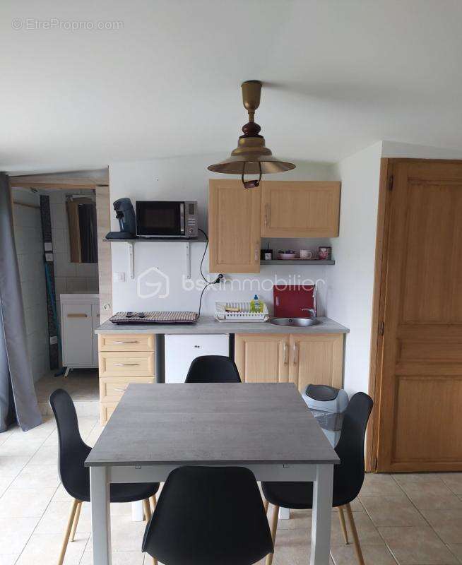 Maison à SAINT-JULIEN-DE-PEYROLAS