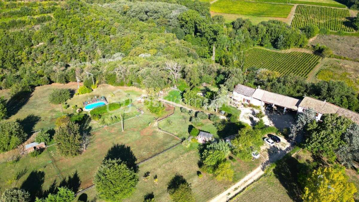 Maison à SAINT-JULIEN-DE-PEYROLAS