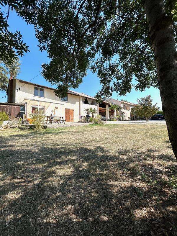 Maison à SAINT-JULIEN-DE-PEYROLAS