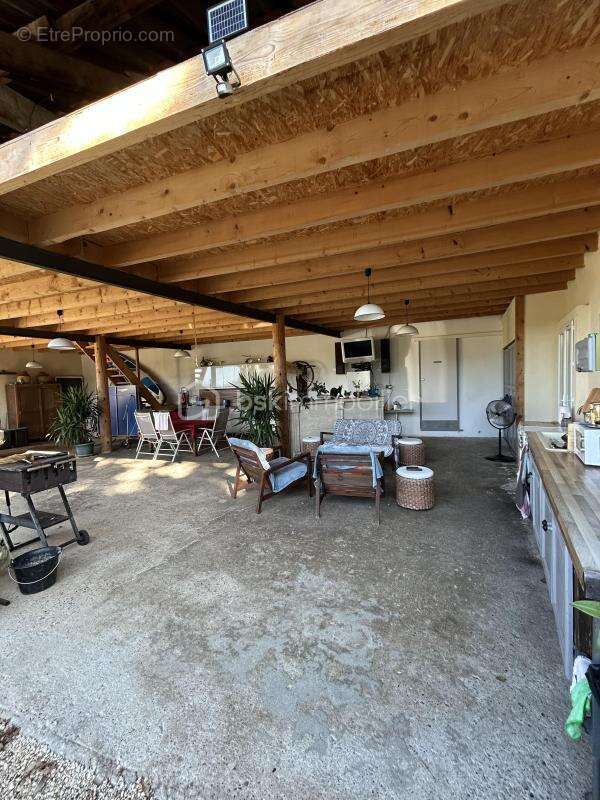 Maison à SAINT-JULIEN-DE-PEYROLAS