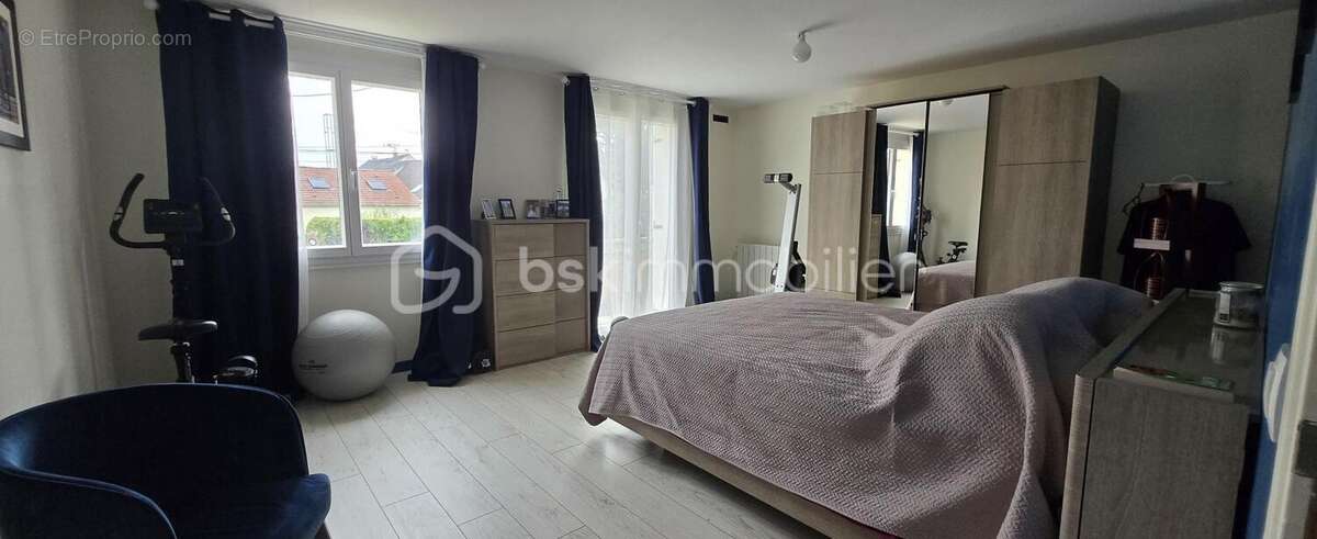 Maison à OZOIR-LA-FERRIERE