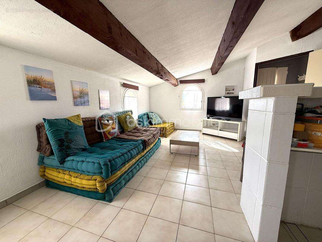 Maison à VIC-LA-GARDIOLE