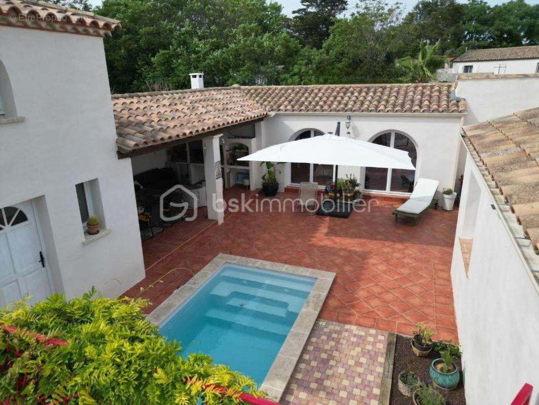 Maison à VIC-LA-GARDIOLE