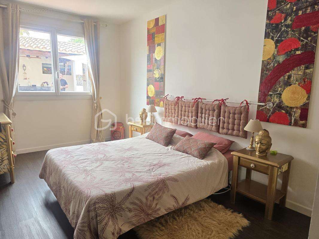 Maison à VIC-LA-GARDIOLE